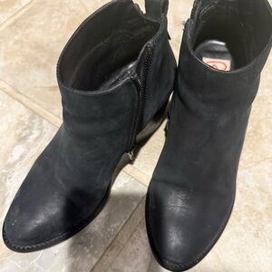 Blondo Waterproof Black Leather Ankle Boots Block Heel Size 6